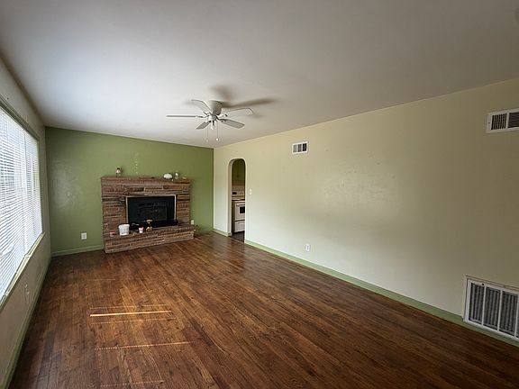4th image of 1325 W 4th St