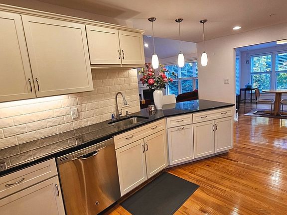 4th image of 8 Stagecoach Cir #4