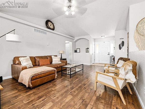 5th image of 1023 El Nido Dr