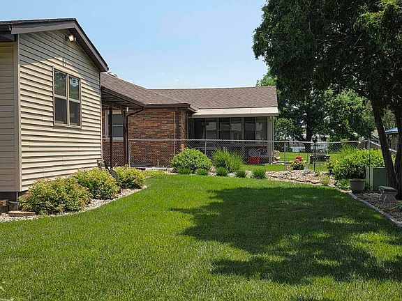 5th image of 2304 Saint Charles Dr
