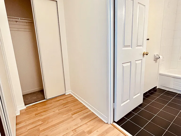 2177 Burnhamthorpe Rd W #1702 — Photo 36