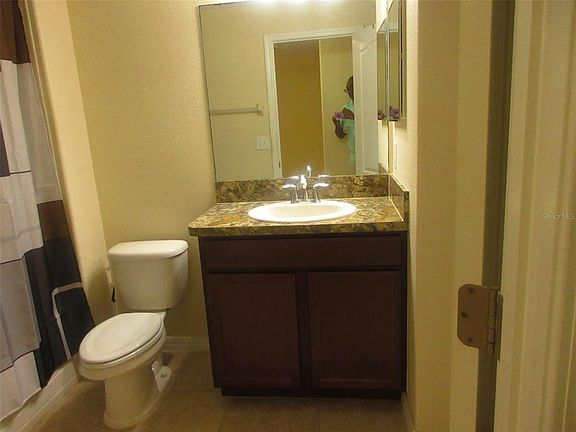 4th image of 2746 HAMPTON GREEN LANE