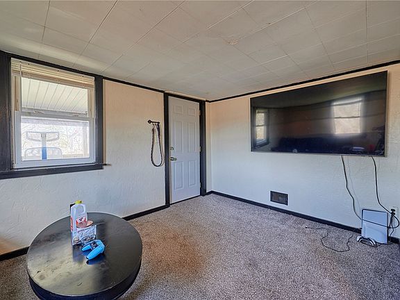 5th image of 820 6th Ave