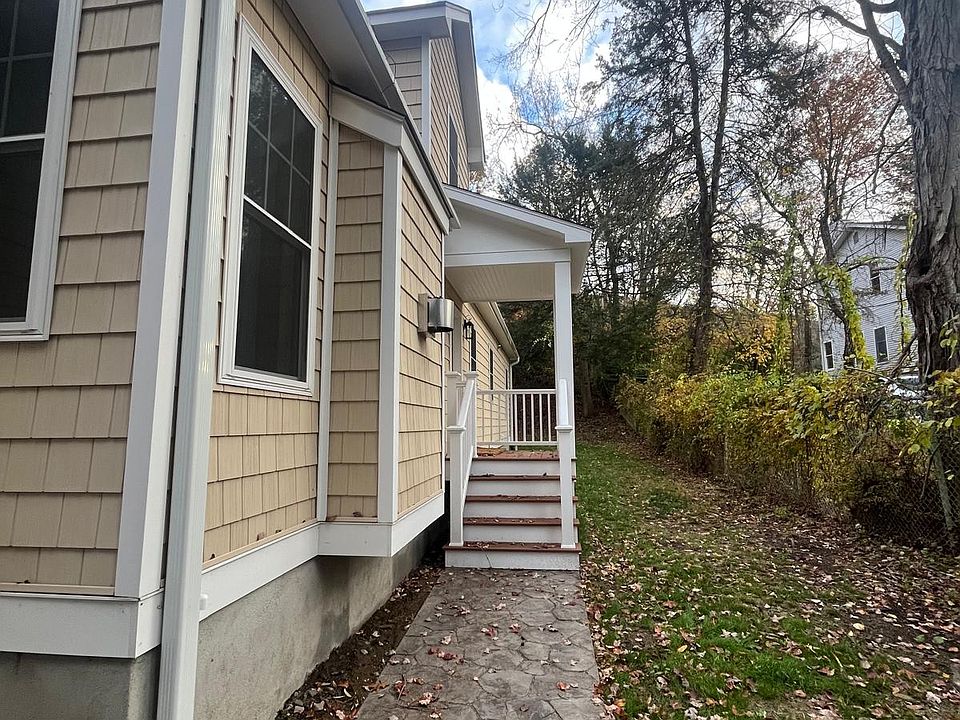 Entrance to 2nd floor apartment