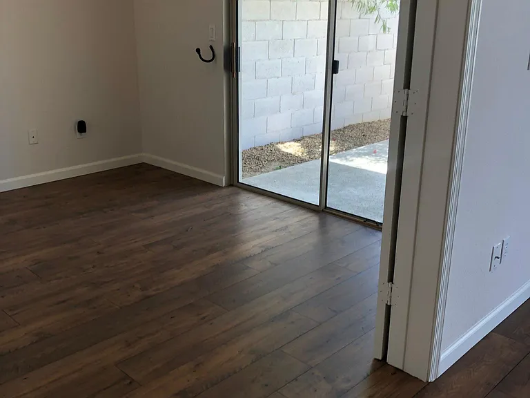 5626 E Kelton Ln — Photo 5