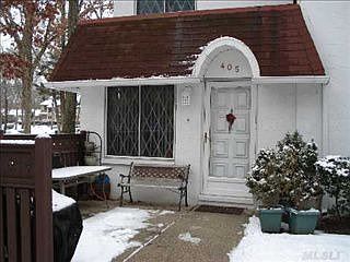 1st image of 405 Clubhouse Ct