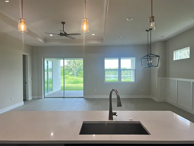2104 Sarah Way — Photo 3