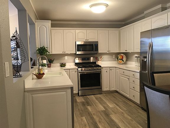 2nd image of 329 Bonair St Unit 2