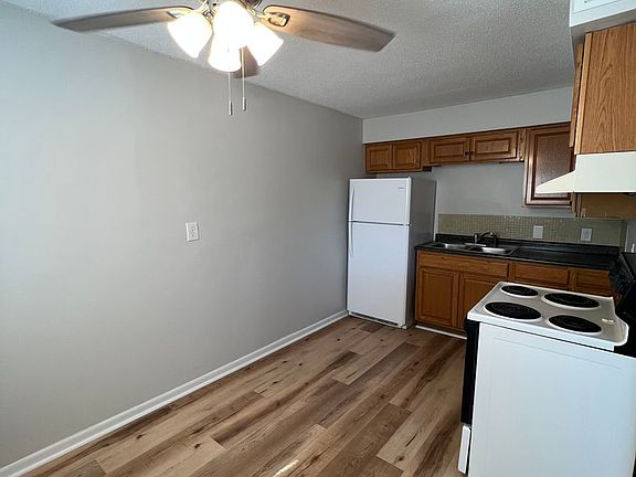 2nd image of 3520 Heatherton Dr APT 1