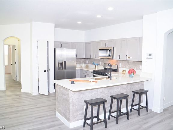 4th image of 2633 Living Rock St