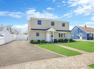 140 Kinsella Ave, Massapequa Park, NY 11762