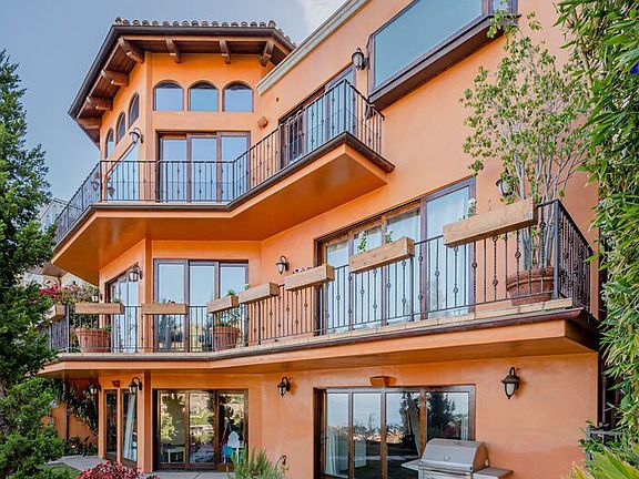5th image of 3854 Rambla Orienta St