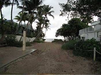 3rd image of 3230 W Hillsboro Blvd