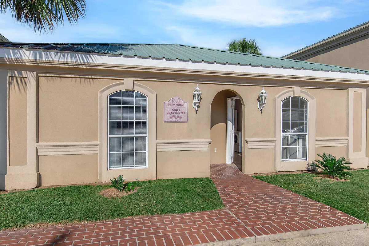 Building Photo - South Palm Villas