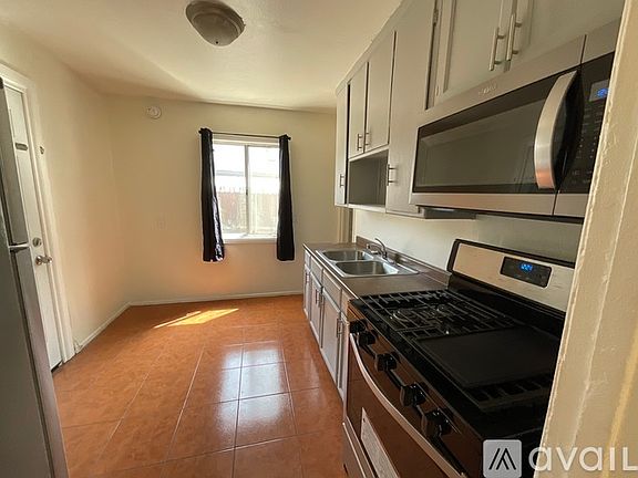 4th image of 1322 Valencia St #1/2