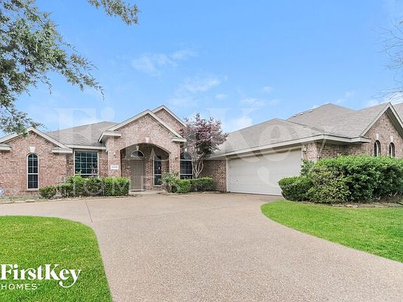 2nd image of 1100 Southlake Dr