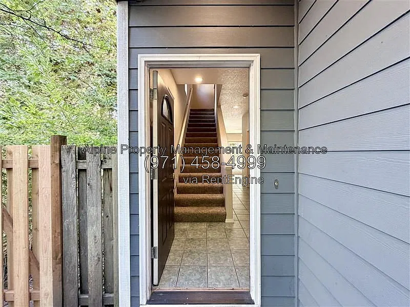 3 bed, 2.5 bath, 1376 sqft, $2,495 — Photo 3