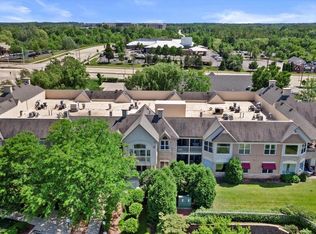 7045 S Riverwood Blvd UNIT 211, Franklin, WI 53132
