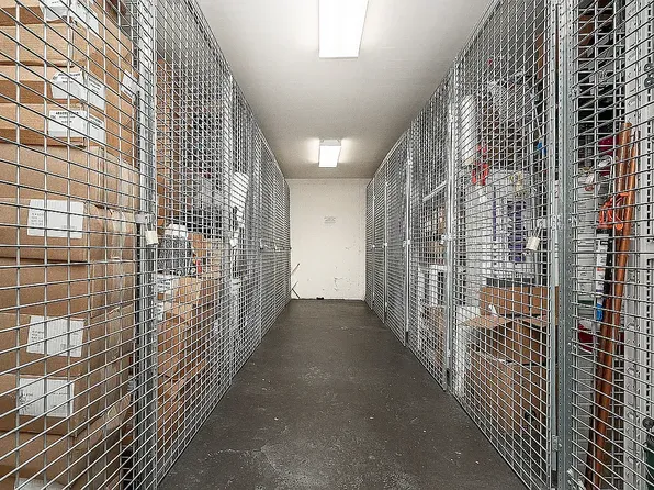 12-03 Jackson Avenue image 11 of 12