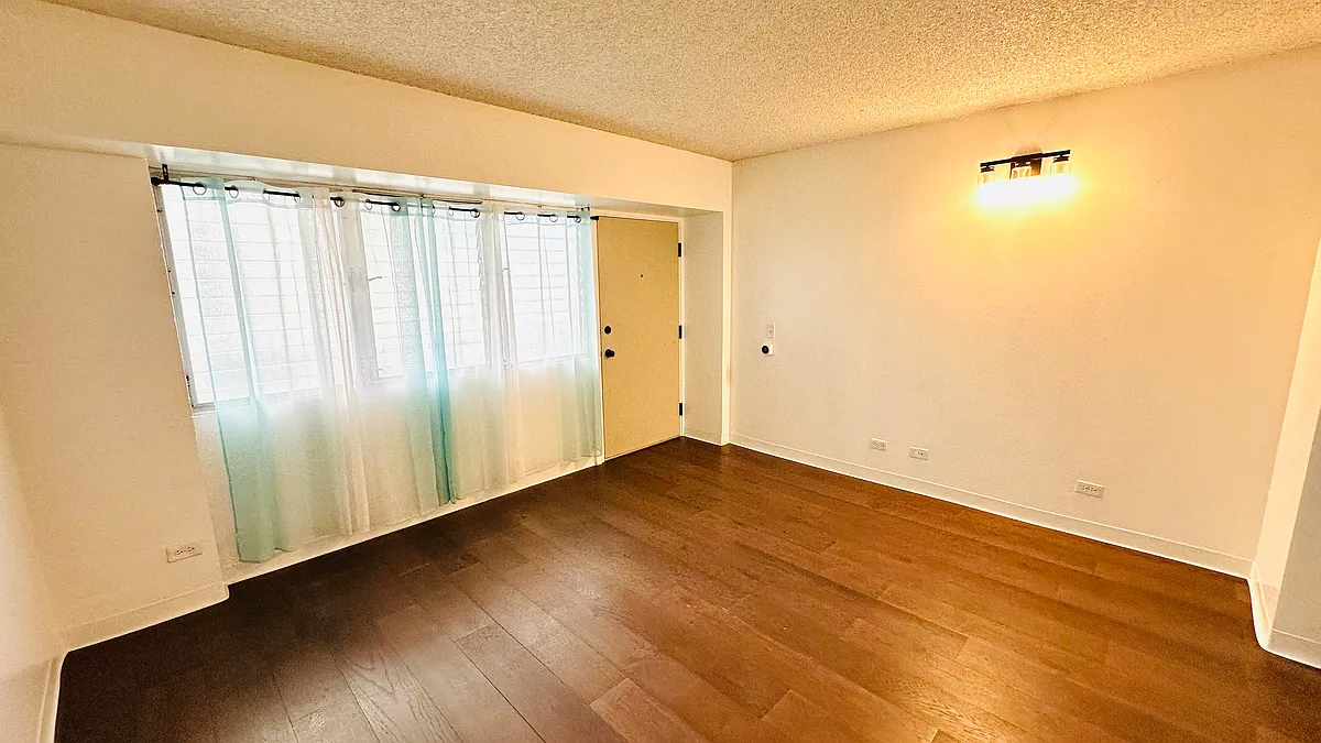 Building Photo - 1516 Ward Ave #202