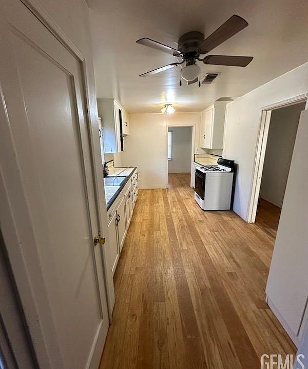2nd image of 1114 Glade St