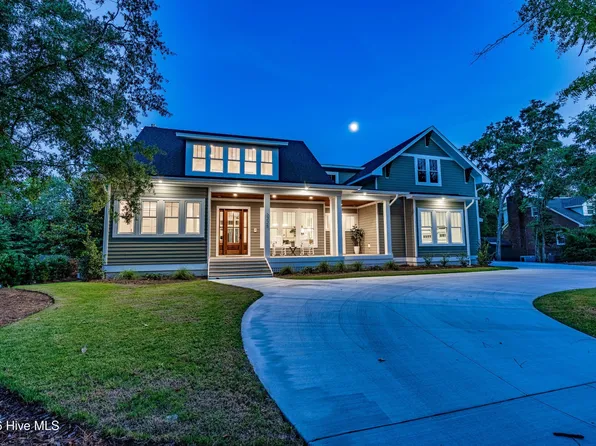 2225 S Live Oak Parkway, Wilmington, NC 28403