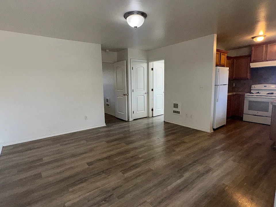 155 Magnolia Ave #I
