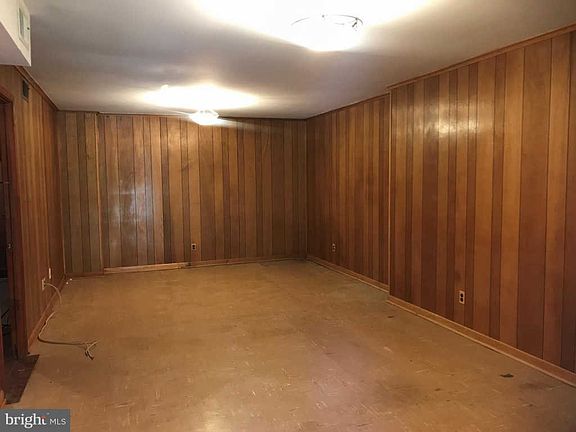 5th image of 14825 Hoxton Sq