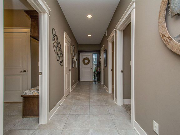 4th image of 1504 Tanglewood Dr