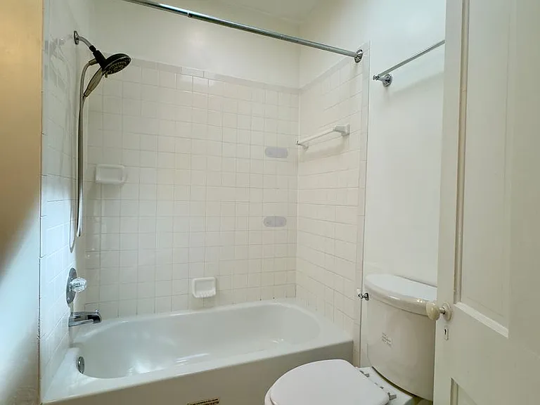 311 S East Ave — Photo 14