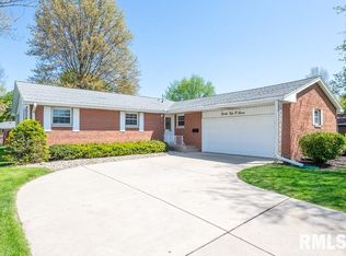 2407 W Wagner Ln, Peoria, IL 61615