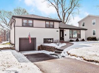 1708 Madsen Ct, Wheaton, IL 60187