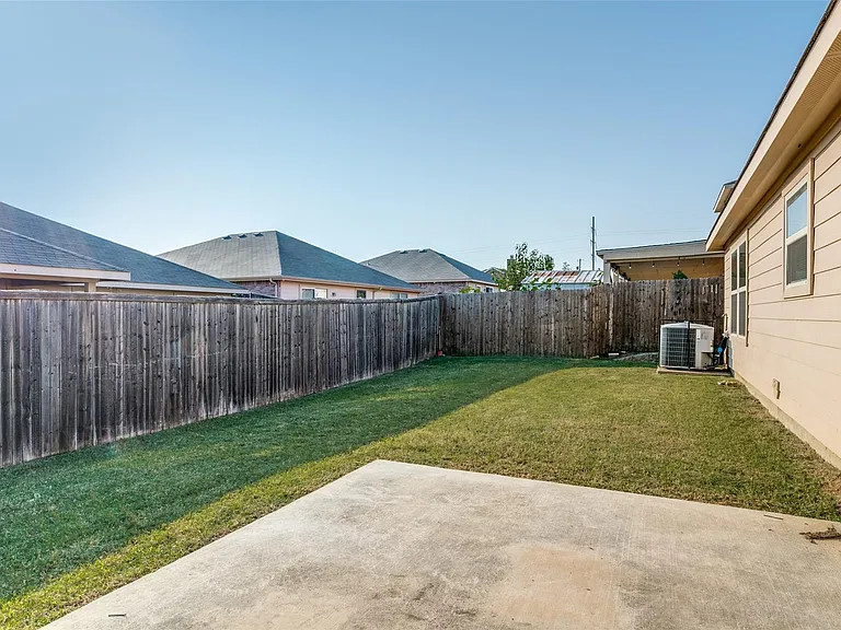 929 Glenndon Dr — Photo 12