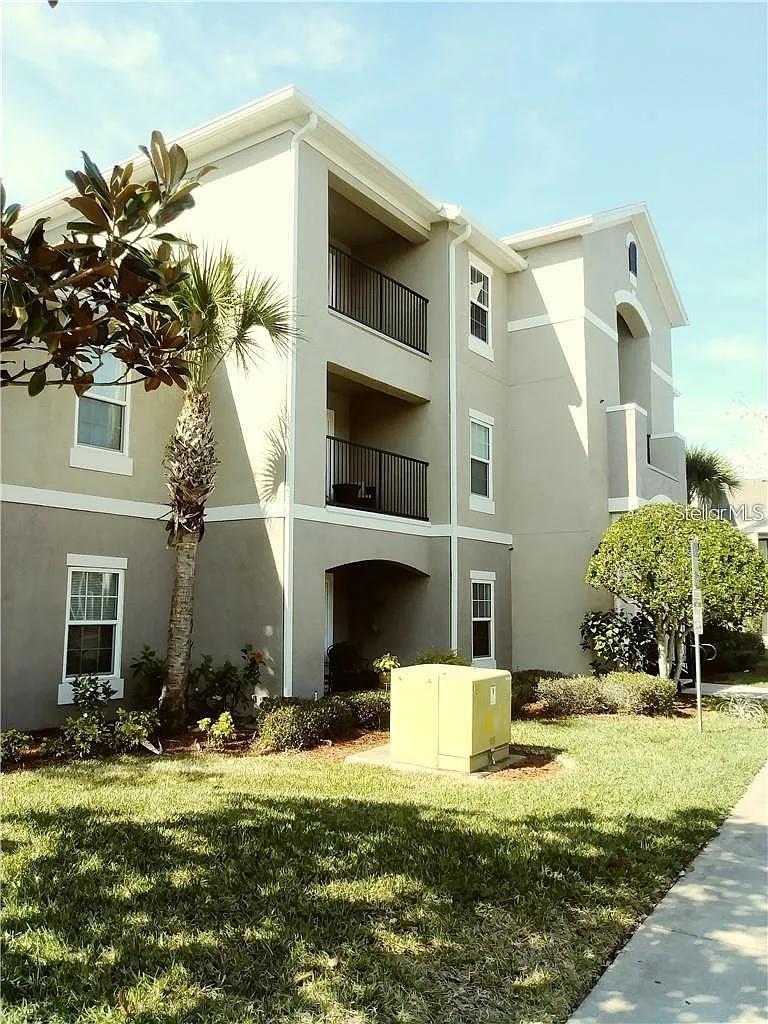 1 bed, 856 sqft, $1,395 — Photo 3