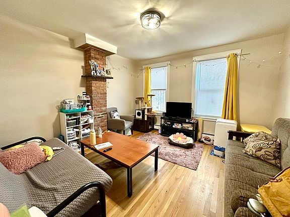 5th image of 4 Chesterton St APT 1