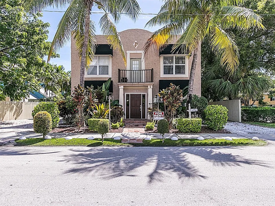 119 NE 7th Ave #4