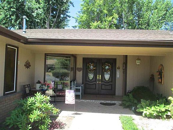 2nd image of 4444 Lombard Dr