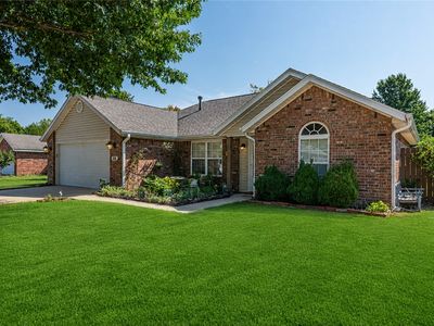838 S Regency Dr, Fayetteville, AR, 72701