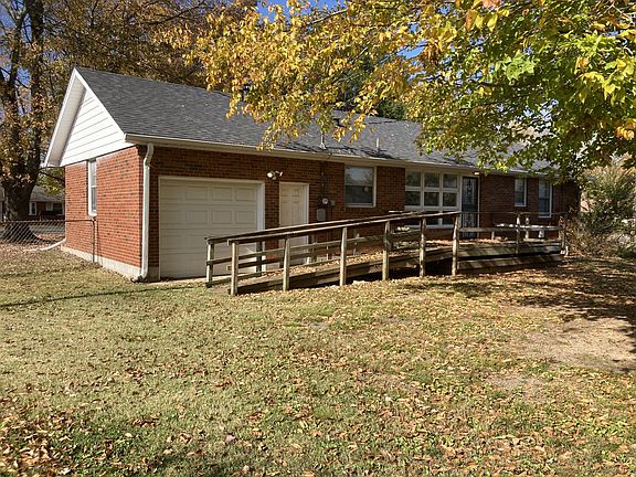 4th image of 27 Lealand Dr