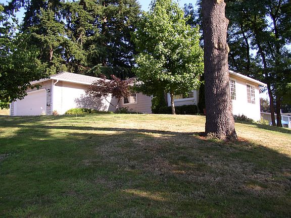 5th image of 26611 NE Stewart St