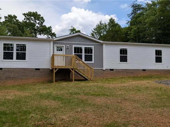 1143 New Lebanon Church Rd, Reidsville, NC 27320