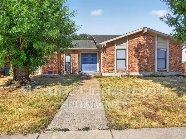 1800 Tree Line Dr, Carrollton, TX 75007