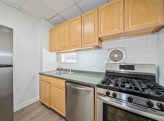 5th image of 273 Ogden Ave