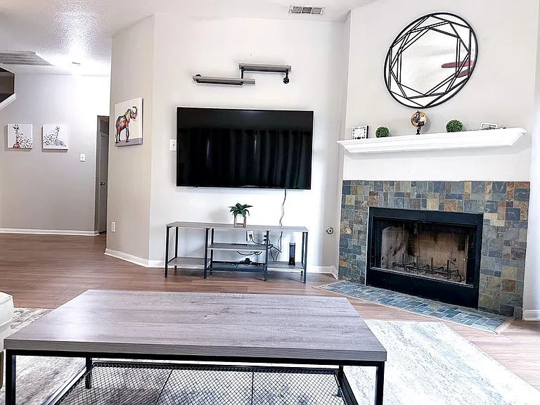 11321 Avering Ln — Photo 4