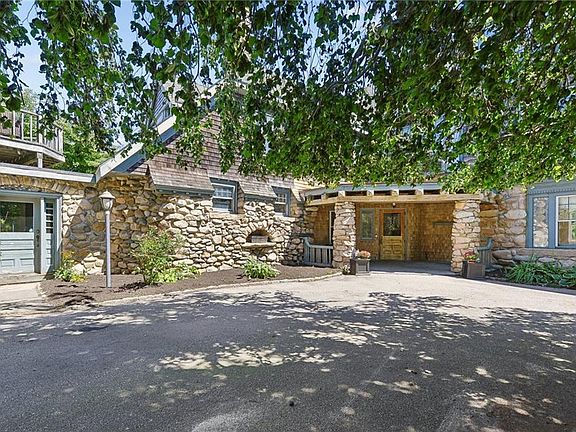 4th image of 25 Wildfield Farm Rd