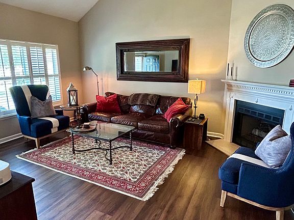 3rd image of 788 Jaywood Dr