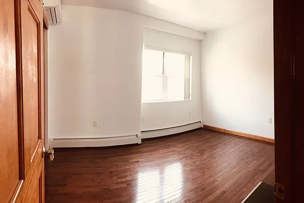 Sold by E Realty International Corp | media 2