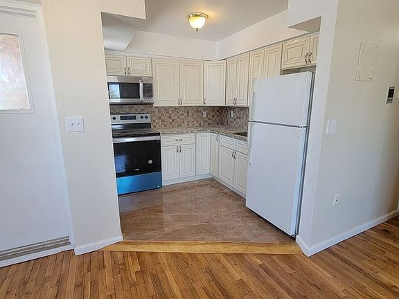 5th image of 59-23 156th St #3A