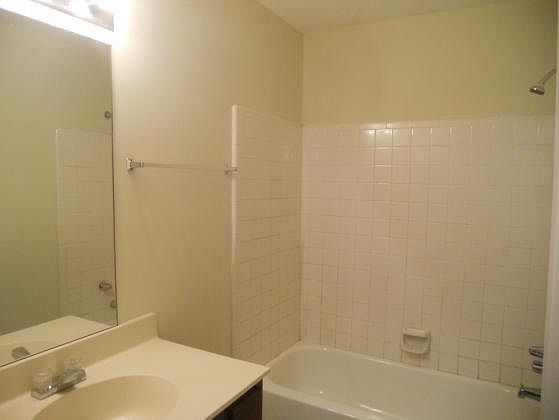 61550_MasterBath_04152013