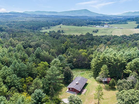 3rd image of 807 Camp Fincastle Ln